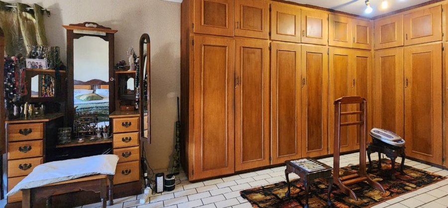 4 Bedroom Property for Sale in Hartbeesfontein North West